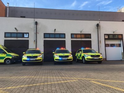 Pardubická záchranka má nové sanitky i lékařské vozy v RV systému